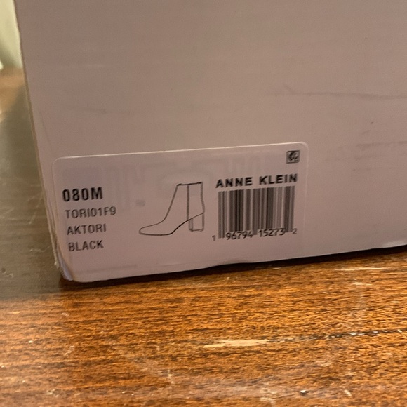 Anne Klein black zipper heeled boot - Picture 3 of 3